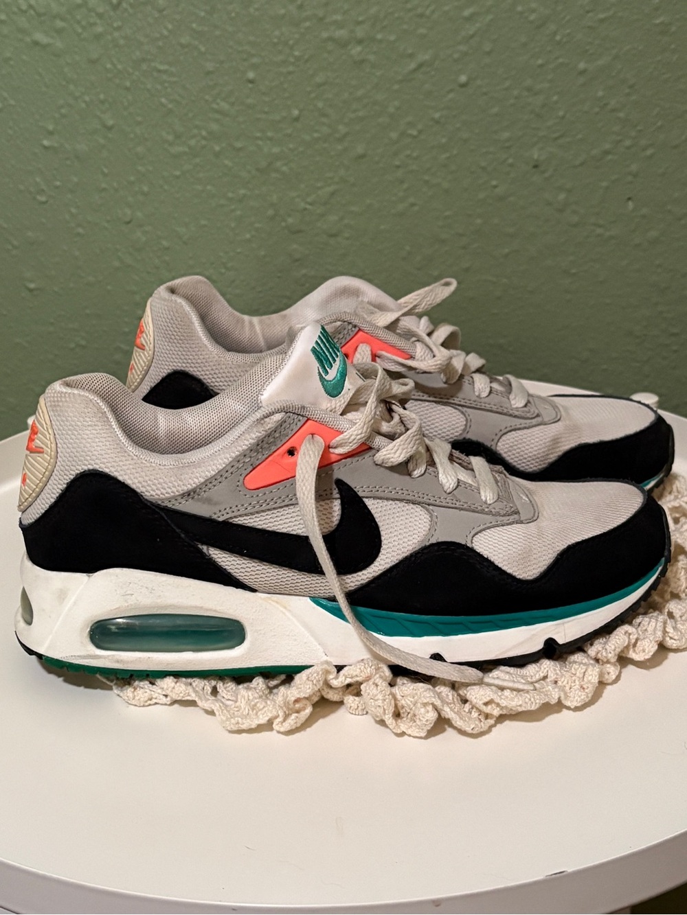 Nike Women's Air Max Low-Top Sneakers White Black Teal Coral - Picture 4 of 6